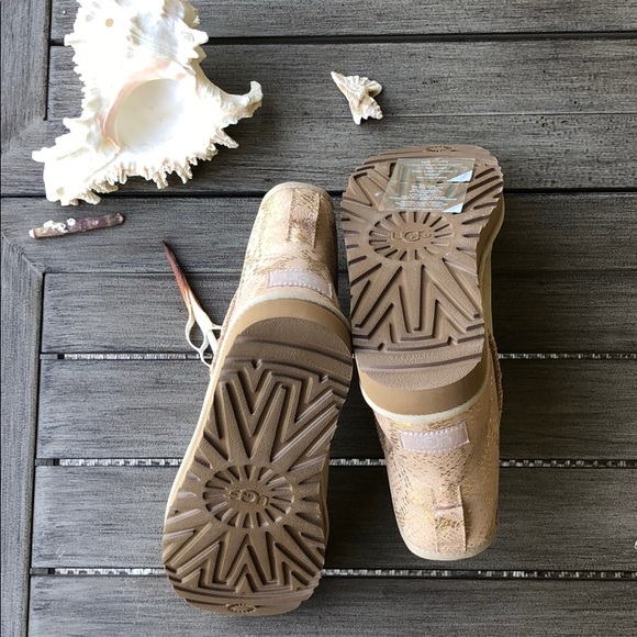 🌴🌼UGG- Ankle BOOTS🌼🌴 - Picture 10 of 11